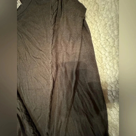 Pink republic No shoulder sweater with embroidery sleeves size xs - Picture 2 of 3